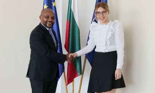 Заместник-министър Петрова се срещна с посланика на РЮА Табо Тахе  